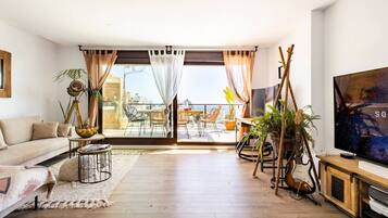 Smart TV, videojuegos, libros y monitor de computadora