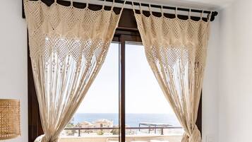 3 slaapkamers, een bureau, een strijkplank/strijkijzer, gratis wifi