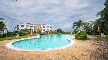 Apartament | Piscina | Piscina a l'aire lliure