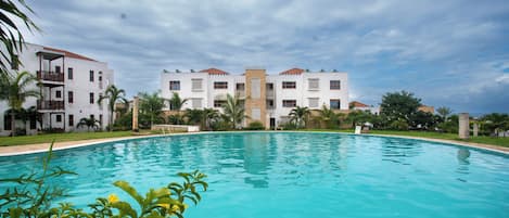 Apartment | Pool | Outdoor pool