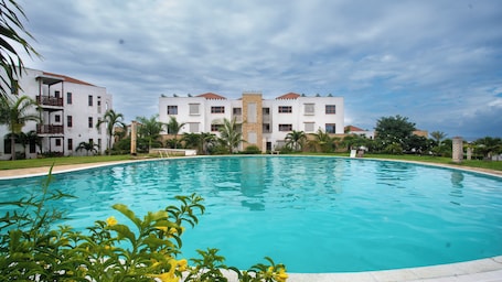 Apartment | Pool | Outdoor pool