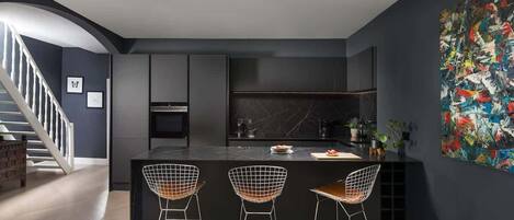 冰箱、微波炉、烤箱、洗碗机