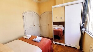 4 habitaciones, tabla de planchar con plancha y wifi gratis 