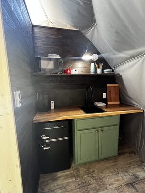 Frigorifero, macchina per tè/caffè, pentole/stoviglie/utensili