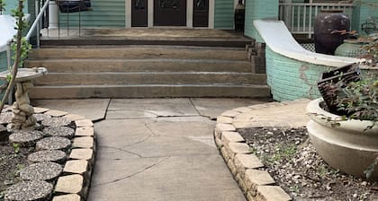 Vintage Montrose House with private pool and gated parking.