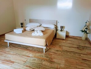 Standard-Doppel- oder -Zweibettzimmer