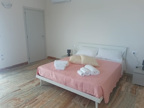 Standard Double or Twin Room | Peti besi dalam bilik, seterika/papan seterika, katil bayi/kot (surcaj) 