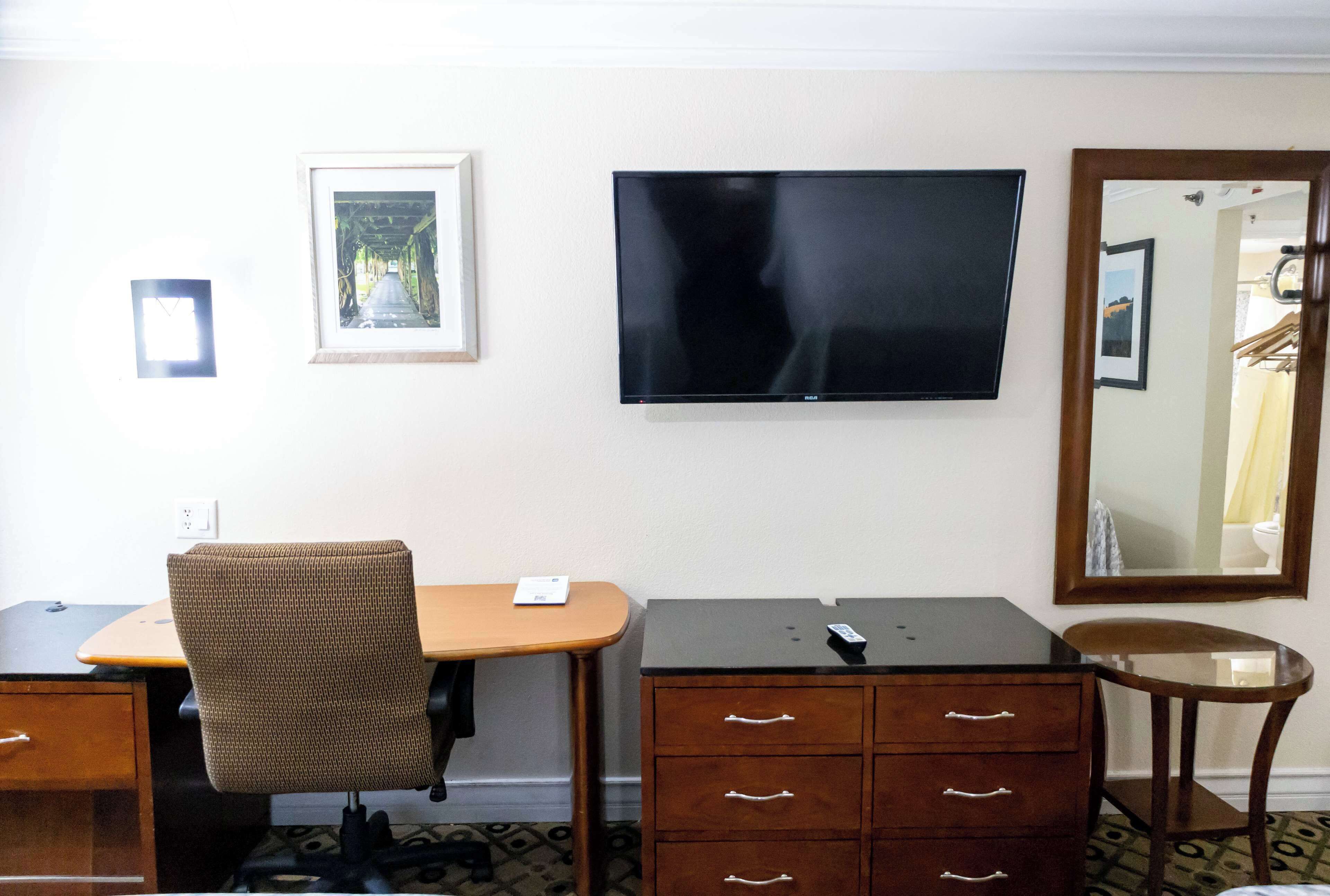 Photo - Days Inn By Wyndham College Park Atlanta Airport South