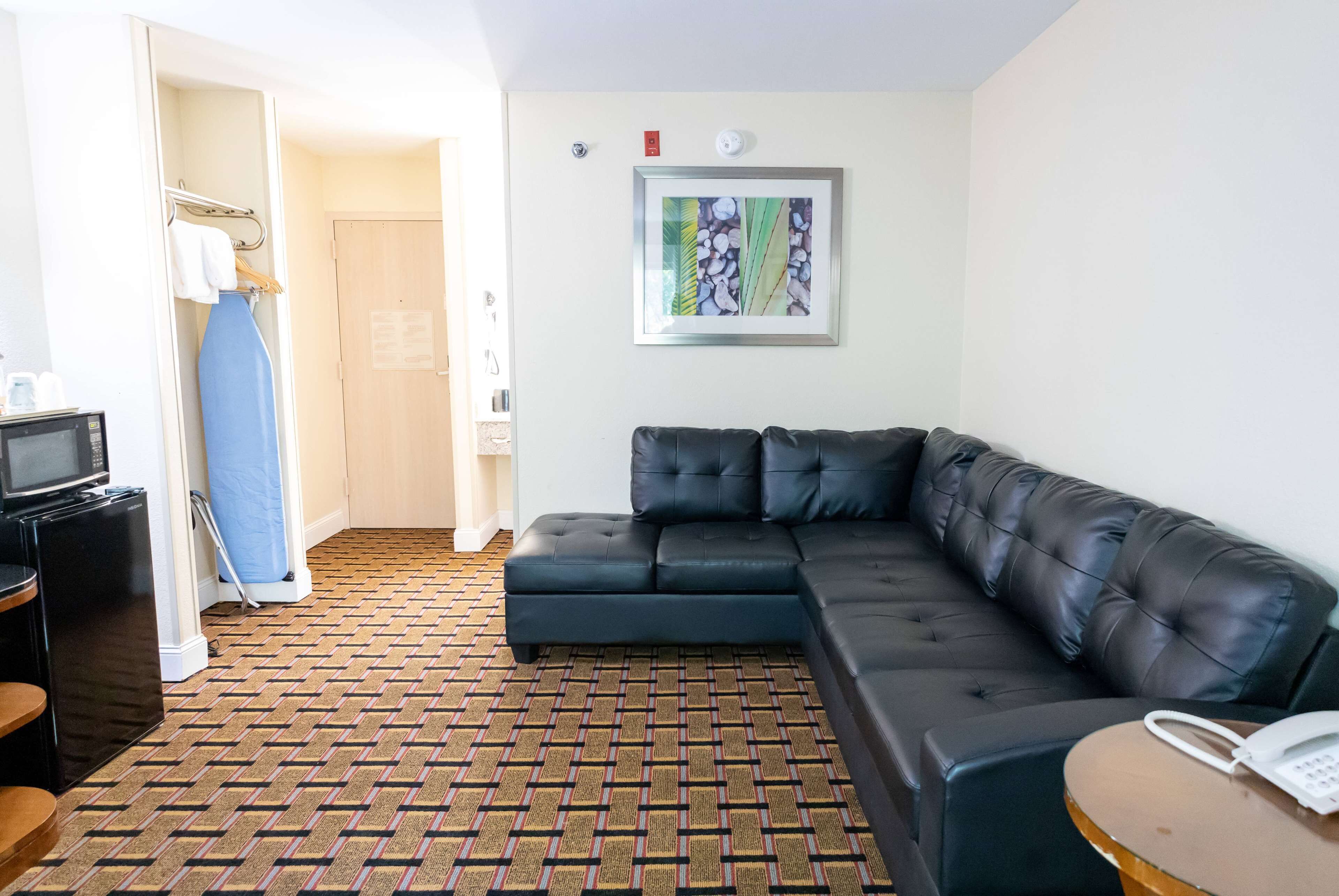 Photo - Days Inn By Wyndham College Park Atlanta Airport South