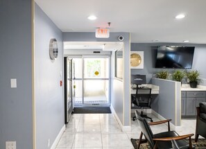 Business centre - Days Inn By Wyndham College Park Atlanta Airport South (College Park)