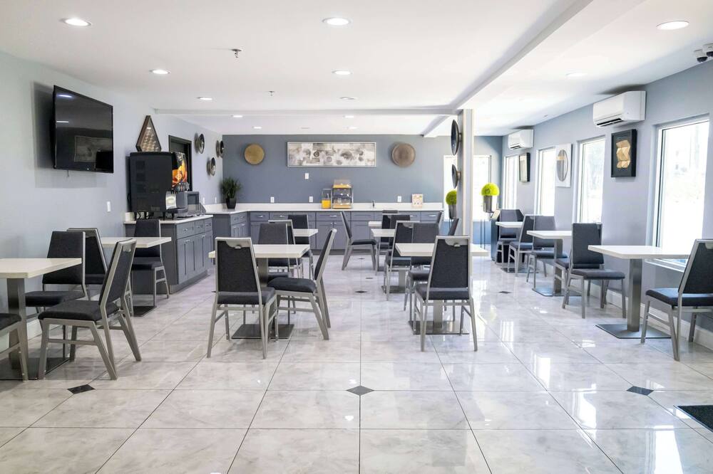 Days Inn By Wyndham College Park Atlanta Airport South