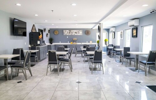 Days Inn By Wyndham College Park Atlanta Airport South