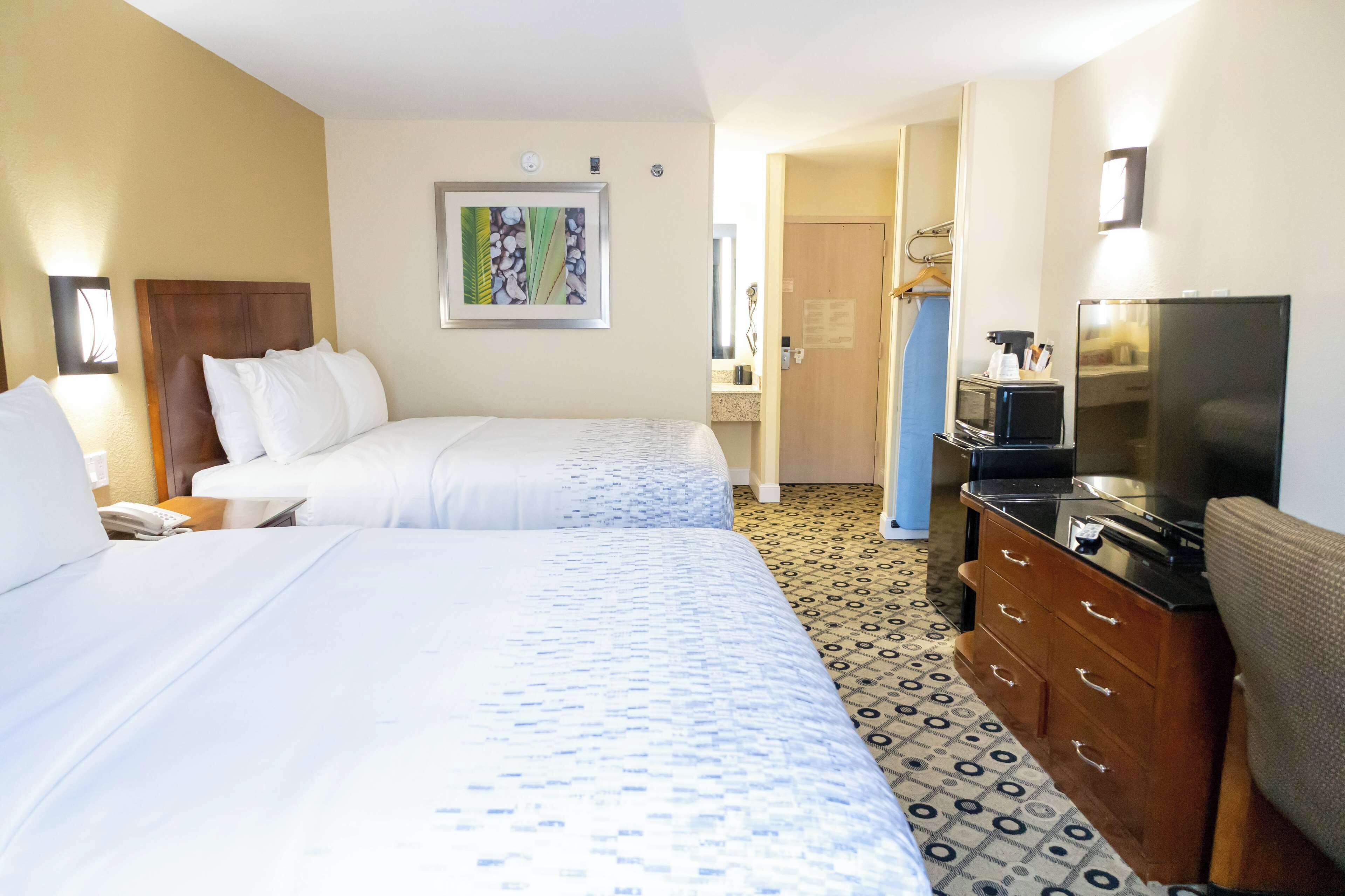 Photo - Days Inn By Wyndham College Park Atlanta Airport South