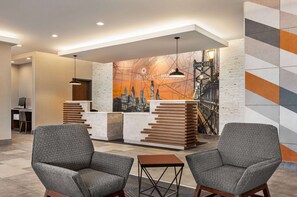 Lobby - La Quinta Inn & Suites By Wyndham Mount Laurel / Moorestown (Mount Laurel)