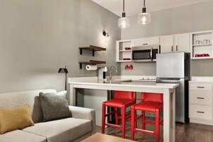 Desk, laptop workspace, iron/ironing board, free WiFi