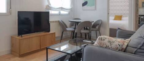 1 غرفة نوم ومكواة/لوح كي وواي فاي مجانًا وملاءات أسرّة