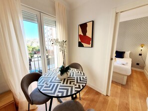 1 chambre, fer et planche Ă repasser, Wi-Fi gratuit, draps fournis