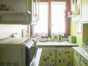 Fridge, microwave, oven - 30m² near the Place de la Nation (Paris)