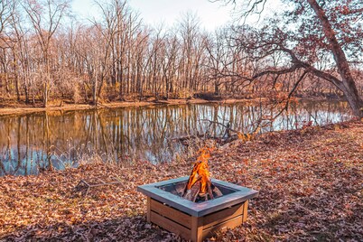 Escape to The Riverside Hideaway - A Cozy Cabin With River Views!