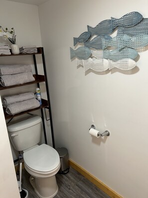 Shower, hair dryer, towels, soap - Escape to The Riverside Hideaway - A Cozy Cabin With River Views! (Winamac)