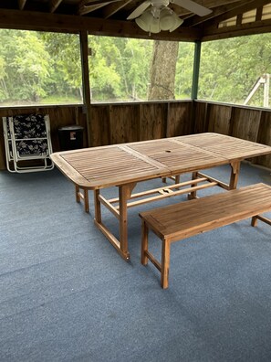 Outdoor dining - Escape to The Riverside Hideaway - A Cozy Cabin With River Views! (Winamac)