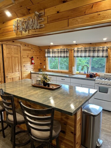 Escape to The Riverside Hideaway - A Cozy Cabin With River Views!