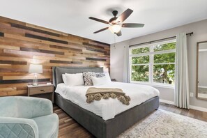 4 bedrooms, desk, iron/ironing board, travel crib