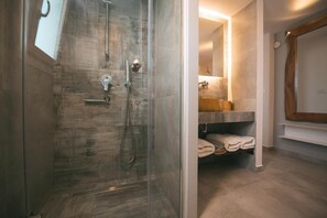 Bathroom - Kavaki studios (Lesvos)