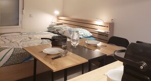 1 camera, Wi-Fi gratuito, lenzuola