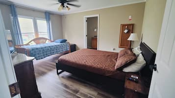 2 bedrooms, in-room safe, iron/ironing board, free WiFi