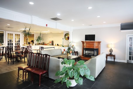 Lobby. Greenville Inn and Suites