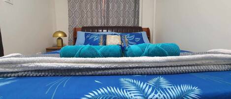 2 chambres, fer et planche à repasser, Wi-Fi, draps fournis