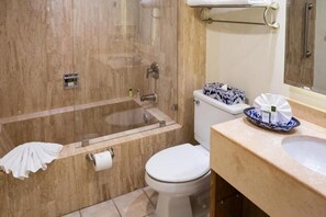 Haartrockner, Handtücher, Seife, Shampoo