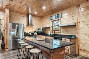 Fridge, microwave, oven, stovetop - Family Cabin, 3 King Suites, Game Room, Hot Tub, Minutes to Dollywood (Pigeon Forge)
