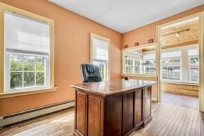 Lobby - Perfect Private Norwich Getaway Near Downtown! (Norwich)