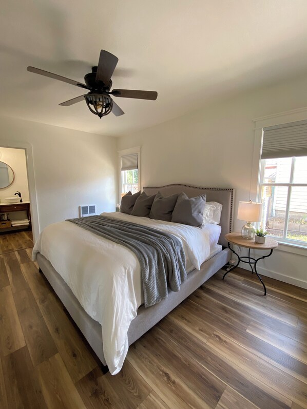 4 bedrooms, iron/ironing board, travel cot, free WiFi