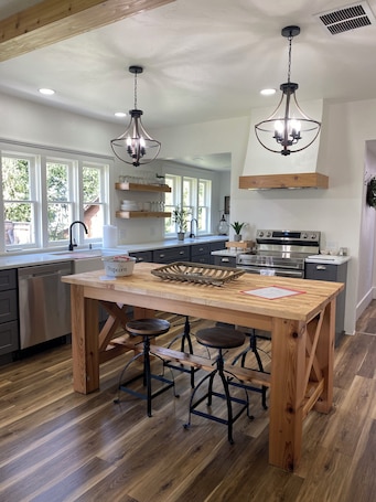Dining. Fully remodeled 1920’s Family size Whole house, 4 bedroom 2.5 bath, 2000 sq ft