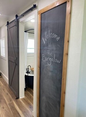 Interior - Fully remodeled 1920’s Family size Whole house, 4 bedroom 2.5 bath, 2000 sq ft (Grangeville)