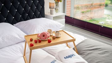 Deluxe Apartment | 1 bedroom, iron/ironing board, free WiFi