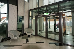Lobby sitting area - Maya's 55 (Gdansk)