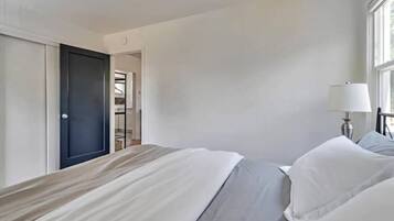 1 chambre, fer et planche Ă repasser, Wi-Fi gratuit, draps fournis