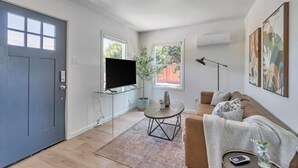Unclassified image, 2 of 23, button - Pink Door, Livermore! Queen Bed - 0.5 Miles to downtown (Livermore)
