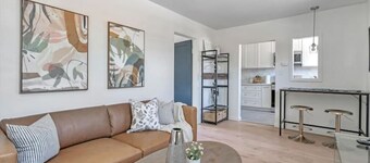 Pink Door, Livermore! Queen Bed - 0.5 Miles to downtown