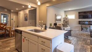 Unclassified image, 4 of 21, button - Harbor Pointe - Modern, Close to Lake Michigan! (South Haven)