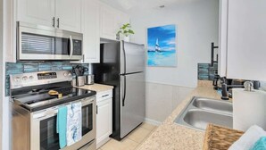 Unclassified image, 5 of 35, button - Family and pet friendly ~ Pool, gym, games! (Indian Harbour Beach)
