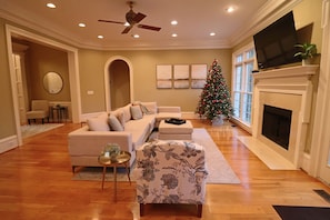 Smart TV, fireplace, table football, ping pong