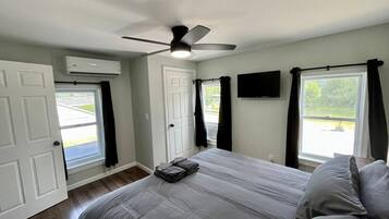 2 slaapkamers, een bureau, reisbedje, wifi