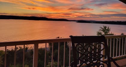 2BR Amazing Lake Views near Branson Landing/Paynes Valley by Tiger Woods