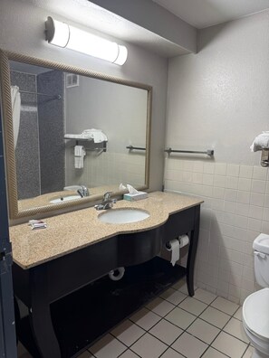 Basic Double or Twin Room | Bathroom | Designer toiletries, bathrobes, towels, soap - Executive Inn and Suites Baker (Baker)