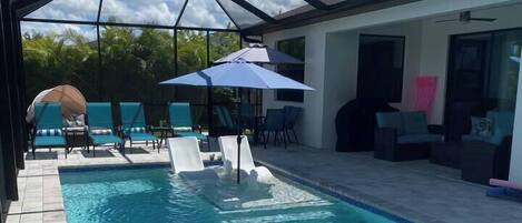 حمّام سباحة مُدفَّأ